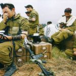 soldados israelenses orando
